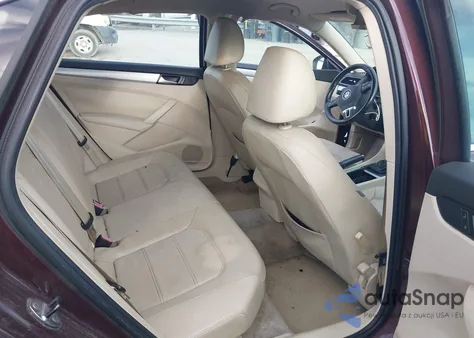 2012 Volkswagen Passat 2.5L Se z USA, uszkodzony, nr VIN 1VWBH7A31CC068617